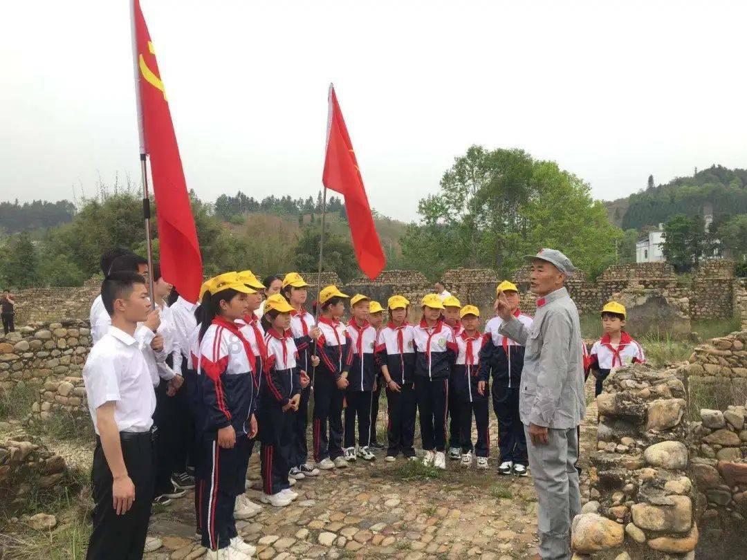 逃离野丛之森